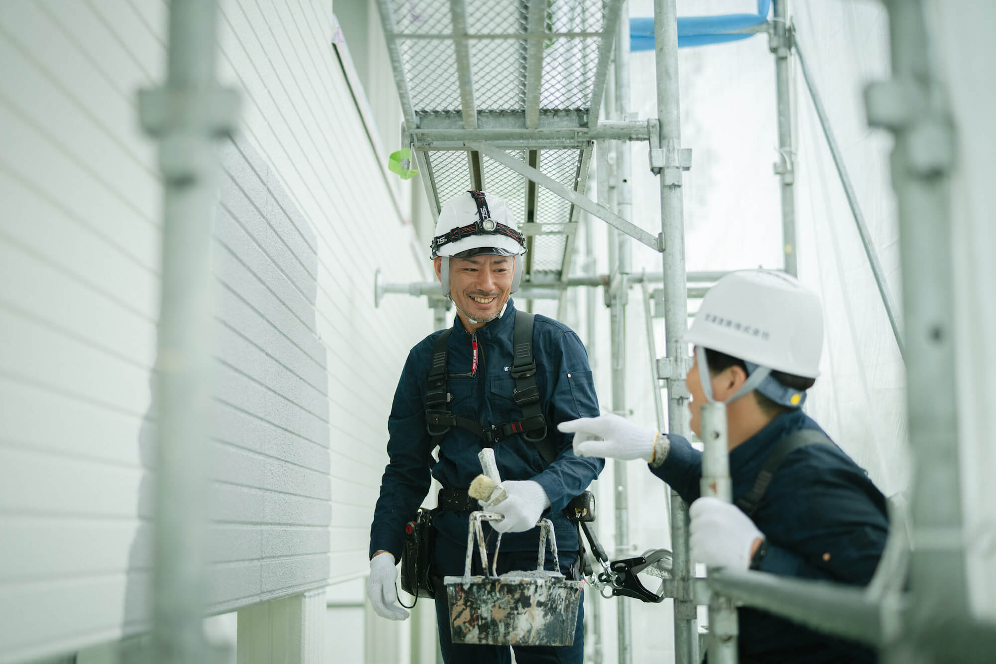 【新卒・準社員】建築塗装作業員｜高卒・中退者も可